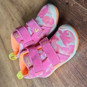 Plae toddler pink camo velcro high top sneakers